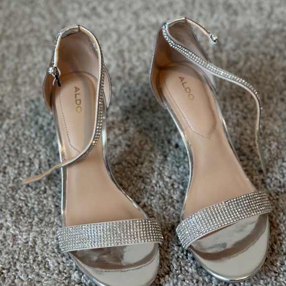 Heels - Picture 2 of 2